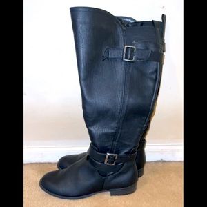 Life Stride black leather zip up boots. Buckles for show. Size 6 1/2